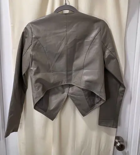 Stylish Gray Faux Leather Asymmetrical Cropped Moto Jacket with Zipper Detail Green