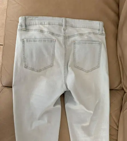 Buffalo David Bitton EUC Aubrey Women's Mid-Rise Super Soft Capri Light Blue