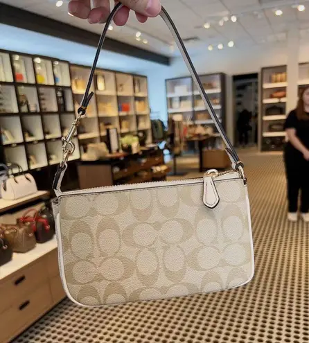 COACH シグネチャ フラワー アップリケ Nolita 19 バッグ CH619 Nwt Coach Nolita 19 In Signature Canvas With Floral Applique