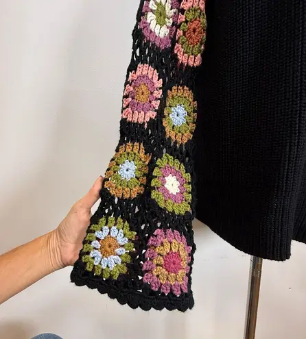 Heyson Black Cotton Blend Sweater Crochet Floral Sleeves Women’s Size Medium
