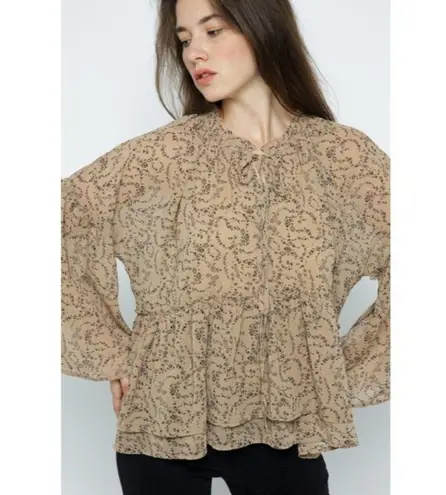 SCOTTSDALE FLUTTER SLEEVE BLOUSE Size undefined