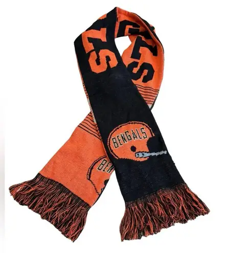 NFL FOREVER COLLECTIBLE  Cincinnati Bengals knit scarf