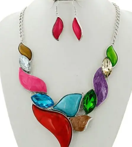 MULTI COLOR STATEMENT NECKLACE & EARRING SET