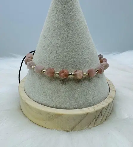 Sophisticated Gold and Brown Bracelet with Adjustable Fit