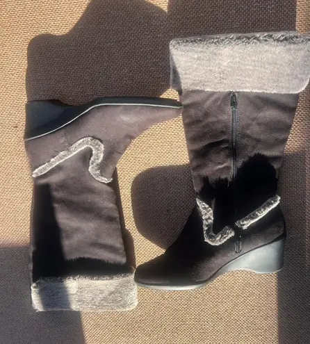 Life style Black woman Size 9 Faux Suede Wedge Boots Faux Fur Trim Zip Up