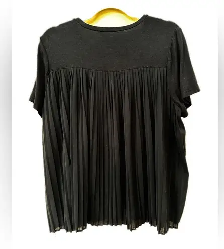 August Silk Womens Sz M Black Sheer Pleated Back Short Sleeve, scoop neck