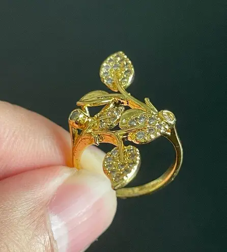 18k gold plated leaf Austrian crystal ring size 7