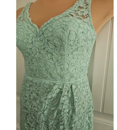 David's Bridal David’s Bridal Lace Dress Sz 10 Seafoam Green Side Gather Lined Padded Prom