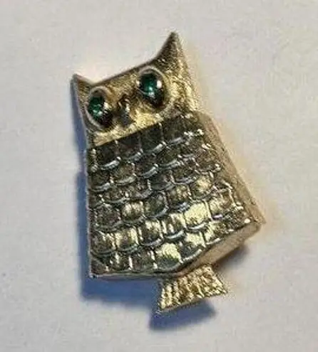 Signed Avon Solid Perfume Holder Brooch Pin Gold Tone Owl With Green Rhinestone