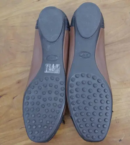Tod's EUC Italian Made Two Tone Driving Flats Size 35