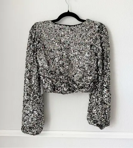 ASTR NWT  the Label Nix Sequin Long Sleeve Crop Top in Black & Rainbow sz S