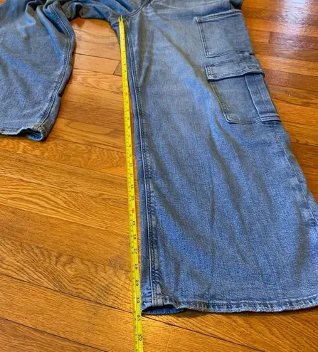 American Eagle AE Curvy Super High-Waisted Baggy Wide-Leg Cargo Jean in Light Bright Indigo 12