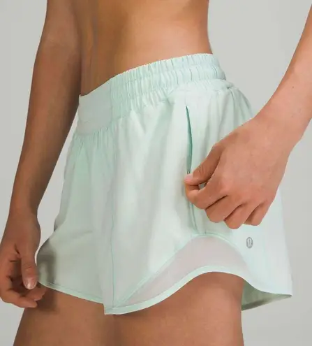 Lululemon Mint  Hotty Hot shorts 4” Size: 6