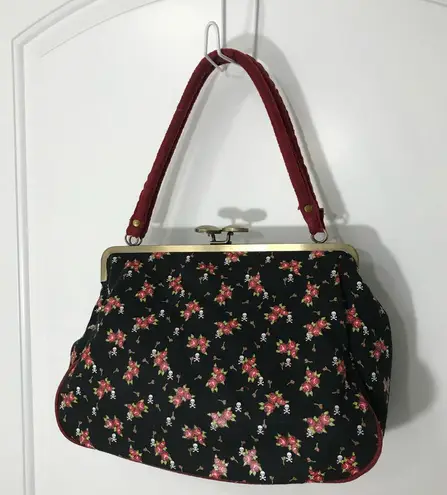 Lounge Fly Vintage Unique 1990s Roses & Skull & Metallic Goth Gold Skulls EUC