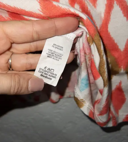 Fantastic Fawn Coral & Turquoise Ikat Diamond Print Top Size Medium