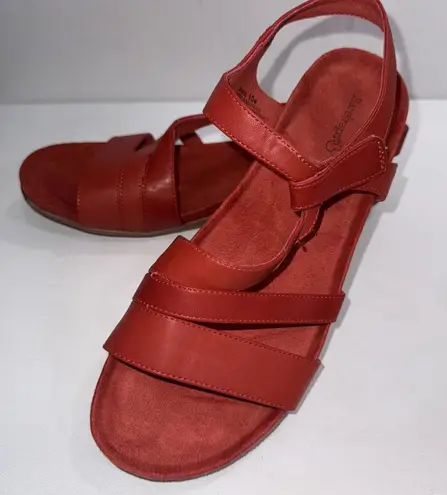 Baretraps Janus Gorpcore Red Strappy Faux Leather Flat Adjustable Sandals Sz 10