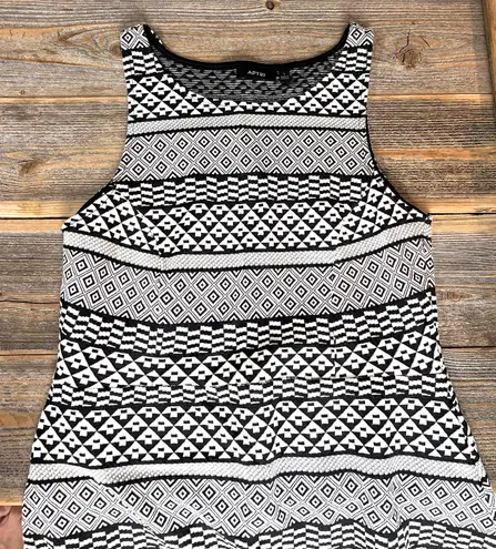 Apt. 9  Black White Jacquard Print Dress size L Sleeveless Pullover A line Midi