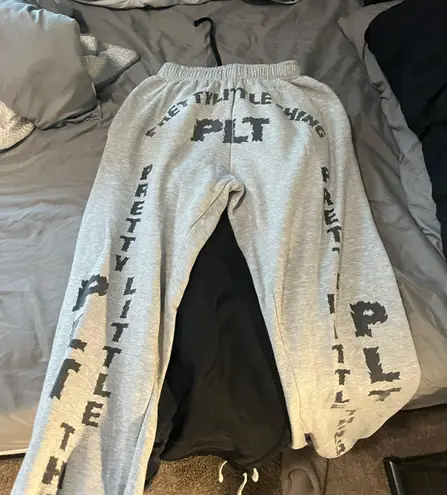 Pretty Little Thing sweatpants