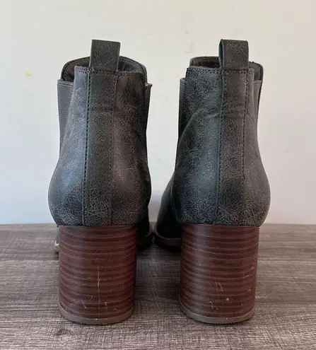 BC Footwear |Gray Vegan Leather Pointy Toe Heeled Booties sz 8.5