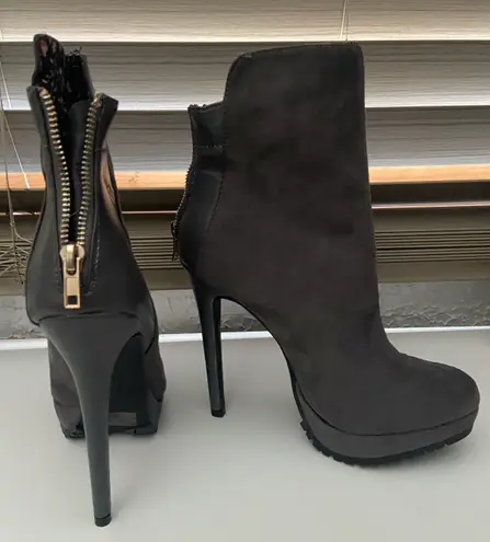 Rue 21 Grey Suede Heels