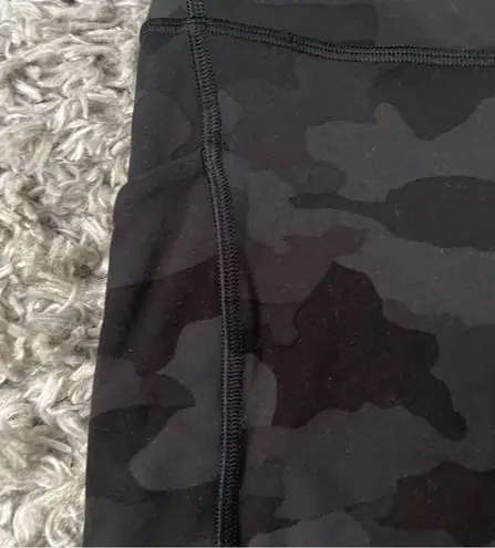 Lululemon  black formation Camo align 8” bike shorts with pockets size 4