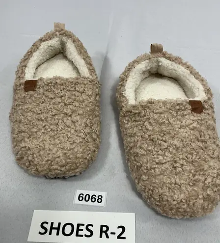 Womans Athmile Slipon Slippers 11