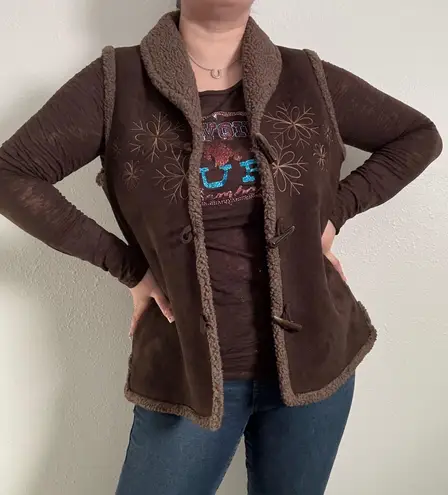 Toffee Apple Vintage Y2K Brown Faux Suede Sherpa Toggle Button Up Floral Vest