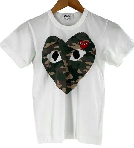 Comme des Garcons PLAY Camoflage Heart Graphic Tee White Size Small