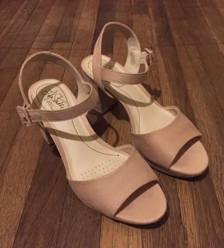 Life Stride Blush Pumps