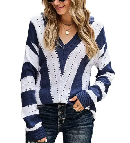 V NECK KNITTED COLORBLOCK BLUE STRIPED SWEATER Size undefined