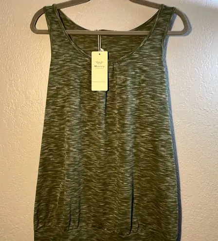 Green Midi Dress with Tank Top Style and Scoop Neck SZ L Grainy Flowy Print NWT Size L