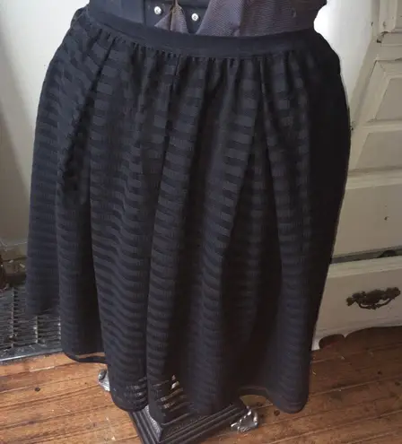 Garnet Hill black stripe gathered skirt, pockets