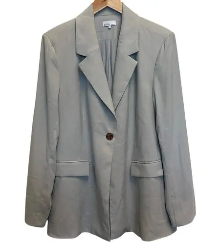 We Wore What Danielle Bernstein Light Gray Oversized Blazer Career Office Siren