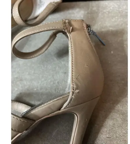 Steve Madden  High Feelya Heel Shoe Size 7 M Tan Ankle Strap 4” Stiletto Back Zip