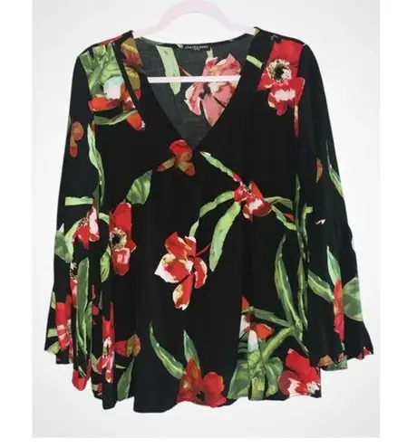 Cha Cha Vente Red and Black Floral V