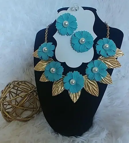 Unique Blue Flower Gold Leaf Statement Necklace Set