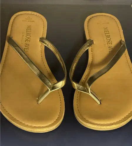 Melrose Ave. Los Angeles Women's Gold Flip Flop Slide Sandals, Size 8.5