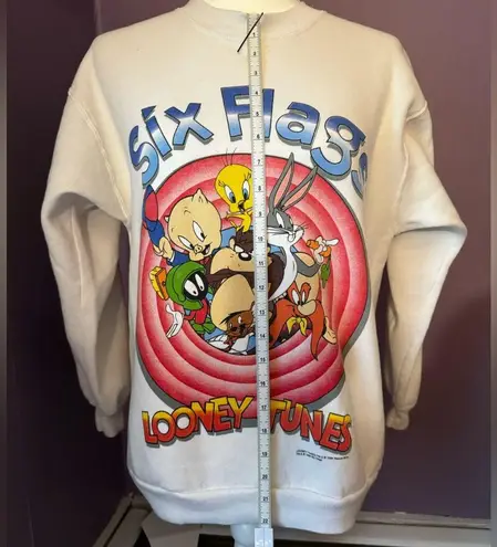 Vintage 1996 Rare Six Flags Looney Tunes White Womens Crewneck Sweater sz Medium