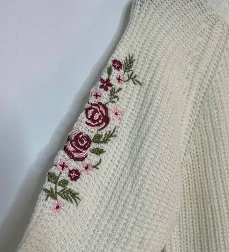 Vintage Ivory Knit Sweater with Embroidered Floral Sleeves Size Medium Cottage