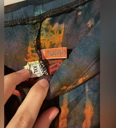 Tucan Tango Rainbow Hand