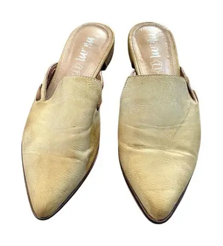 Mi. im Women's Beige Leather Slip
