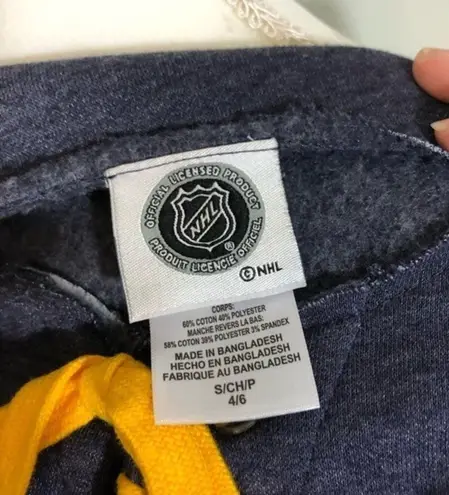 NHL NWOT Nashville Predators Sweater Top Tee New