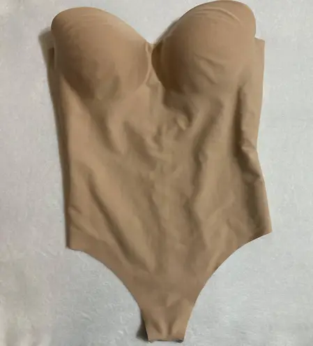 SKIMS Body Underwire Contouring Bodysuit L