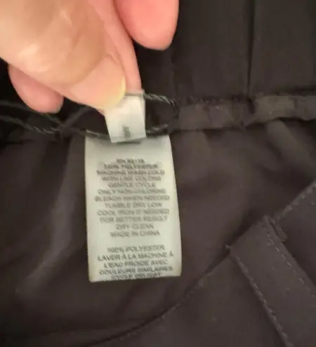 Elie Tahari Elite Tahari PLEATED BLACK STRAIGHT LEG PULL ON PANT