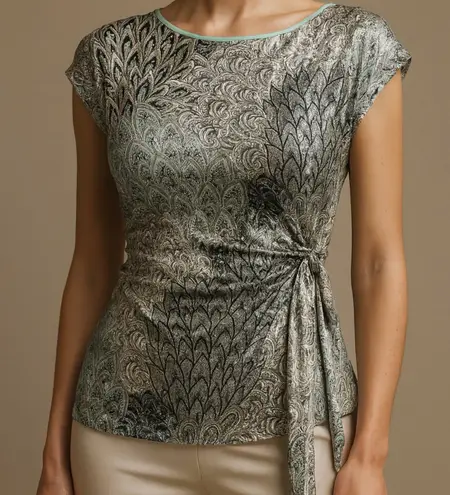 Vintage S. L Fashion Women's Top in Silver, Blue, and Black Shimmer Size Small P Silver