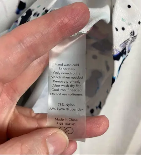 Calia by Carrie Underwood White Pattern Long Sleeve Rashguard Sz.S