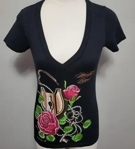 Steadfast Brand black tattoo graphic vneck tee size small