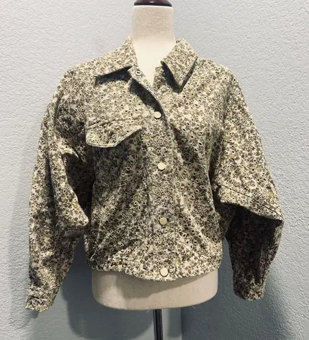 Solitaire Size L Neutral Tan Floral Embroidered Snap Front Cropped Jacket