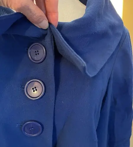 Insight cropped 3 button swing coat jacket with high lapel collar in blue. Sz 8