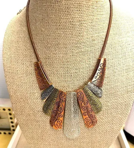 EUC Mixed Media Metal Boho Necklace Silver